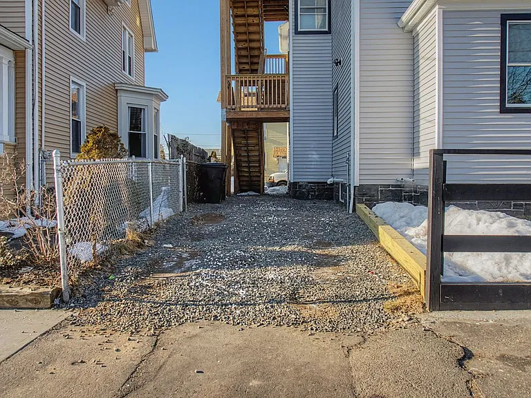 144 Cottage St #3 — Photo 4