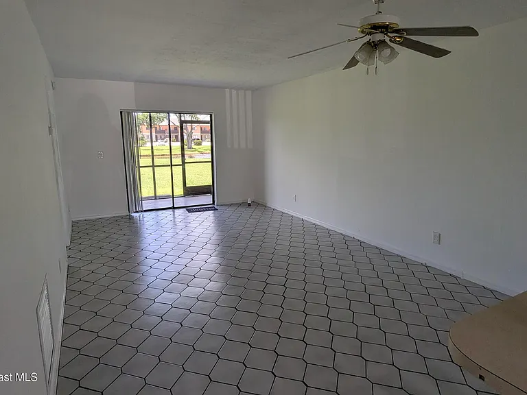 1606 University Ln #1403 — Photo 7