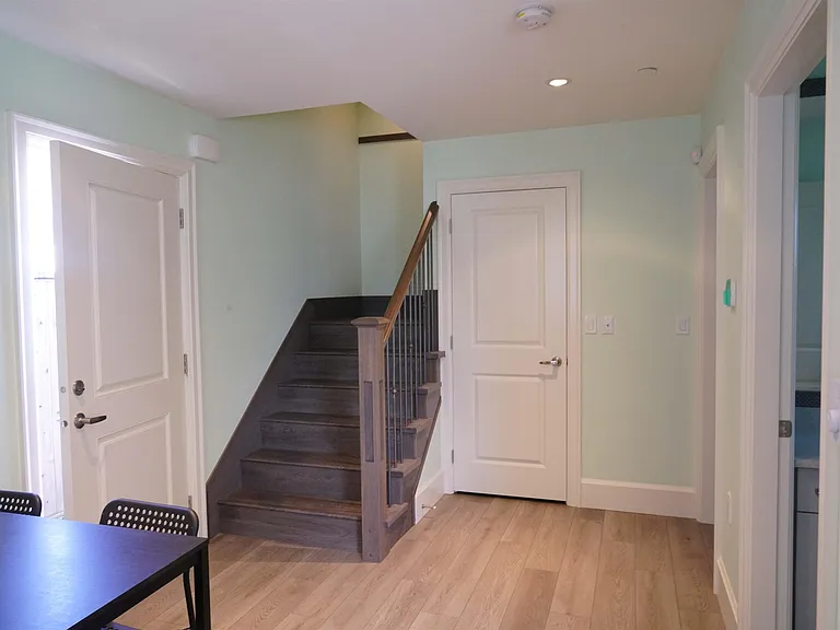 56 E 51st Ave #LANEWAY HOUSE — Photo 7