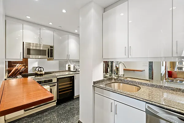 Rented by Compass | media 7