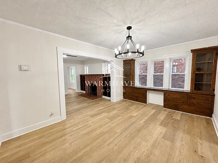 1263 W Waterloo Rd — Photo 5