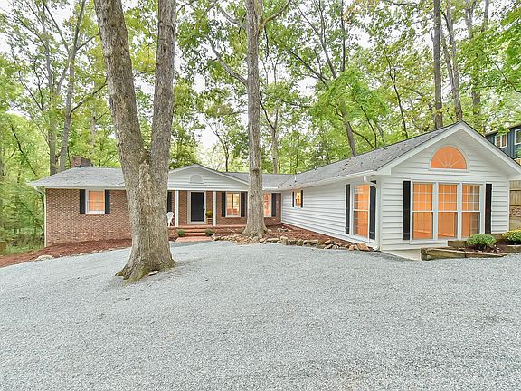 3rd image of 128 Dixie Dr