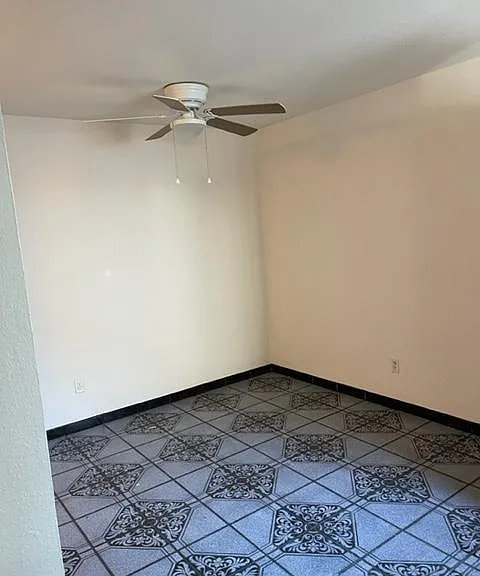 109 E Trident Dr — Photo 8