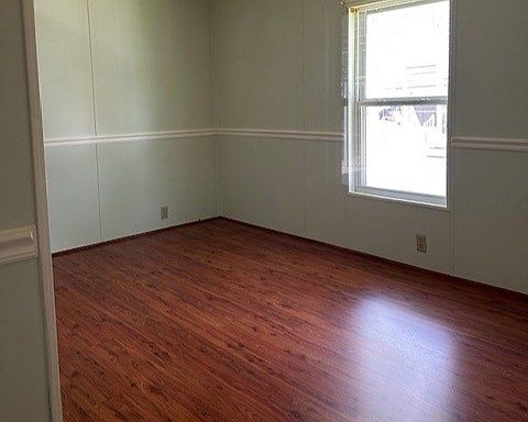 4th image of 940 Cirrus St