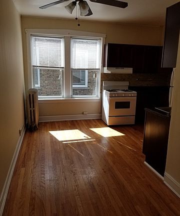 3rd image of 4125 W Belle Plaine Ave APT 27