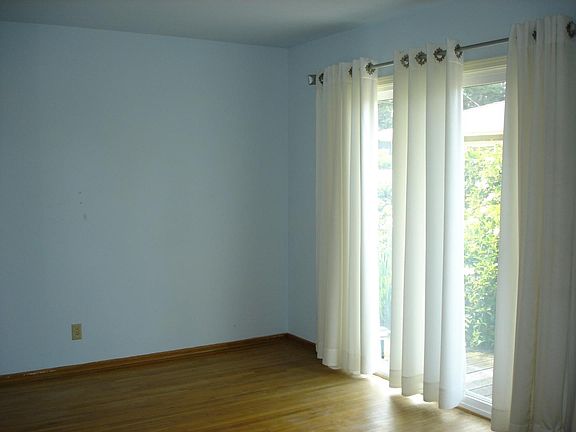 5th image of 148 Kilmer Ave