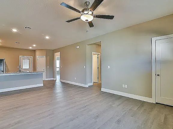5th image of 9612 E Wassall St