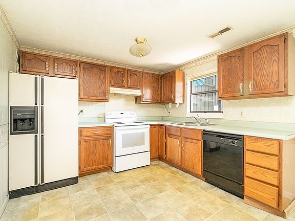 5th image of 625 S Asbury Dr APT 9