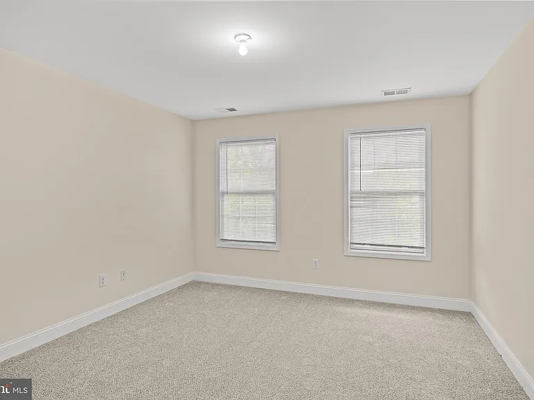 209 Peony Ln — Photo 27