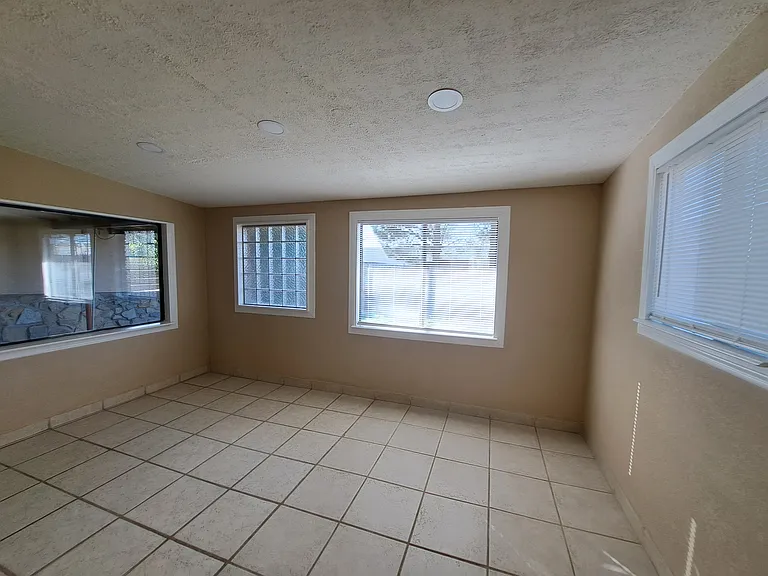 2081 Nehemiah Ct — Photo 4