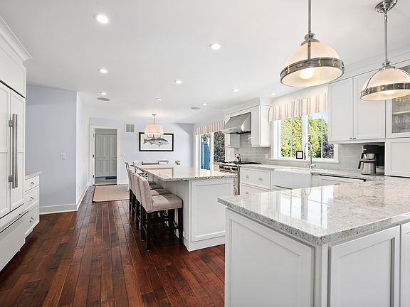 4th image of 36 Pleasant Ln