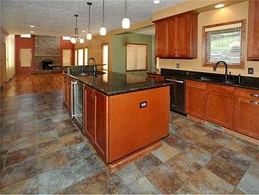 5th image of 552 Ashton Ct