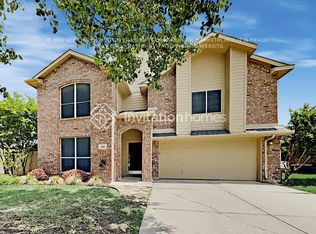 921 Mockingbird Dr, Saginaw, TX 76131