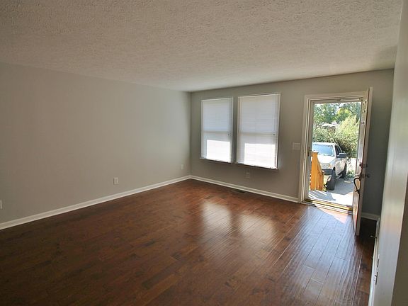 4th image of 321 Marshall St