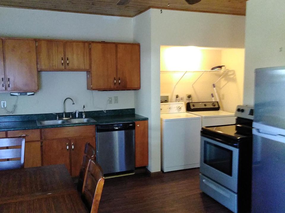 1st image of 2 Elm Ave #2.5