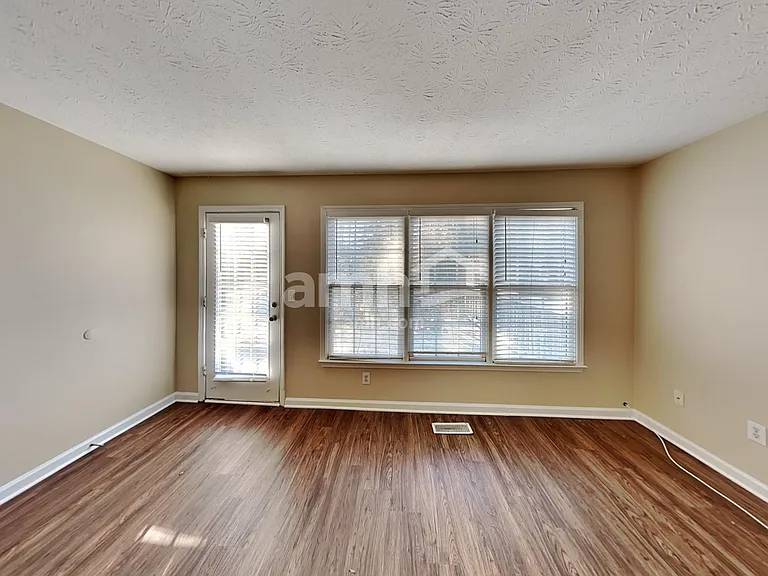94 Crestview Dr — Photo 9