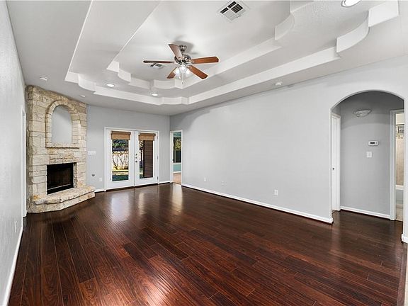 4th image of 1924 Wheaton Trl