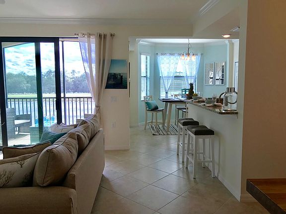 Breakfast nook/lanai