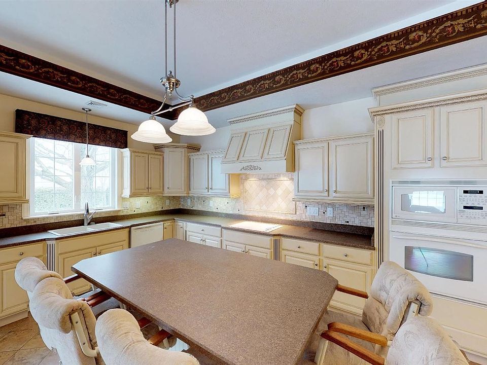 1st image of 4849 Birchdale Dr APT 1