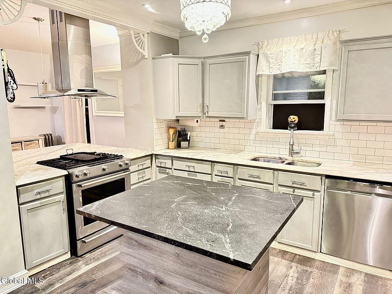 2nd image of 1304 Baker Avenue