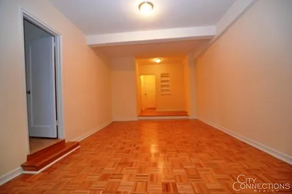 Rented by City Connections Realty | media 3