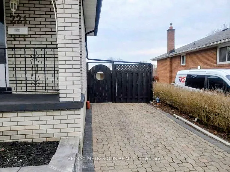 221 Beechgrove Dr #BASEMENT — Photo 2