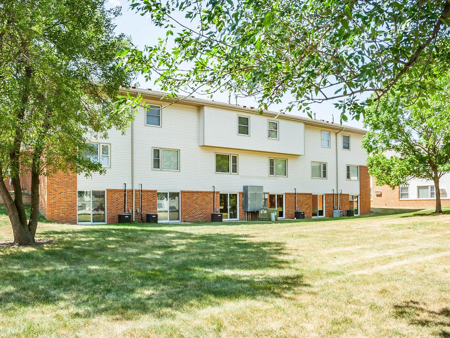 Palace Apartments & Townhomes — Photo 4