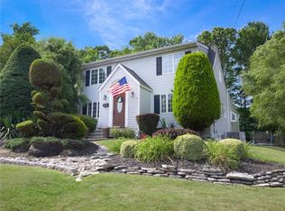 321 Manor Blvd, Pearl River, NY 10965