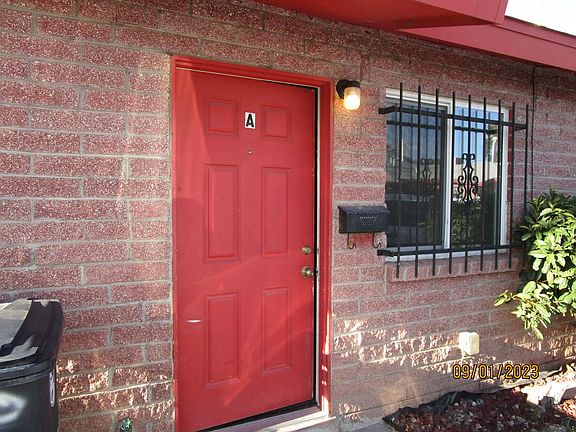 2nd image of 1020 Madeira Dr SE #B