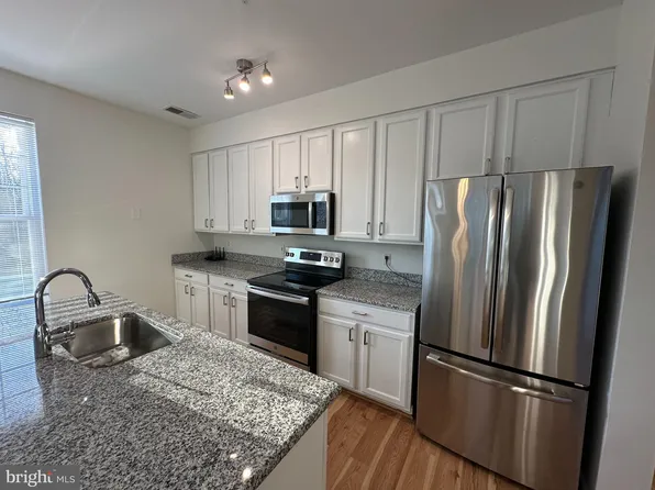 201 High Gables Dr APT 202, Gaithersburg, MD 20878