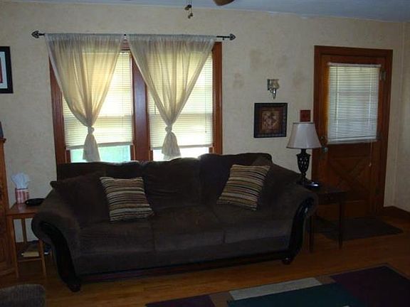 4th image of 1534 S 42nd St