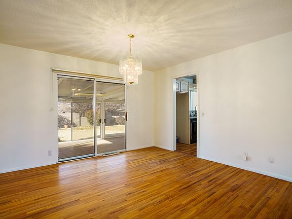 5th image of 3413 Harwood Ct NE