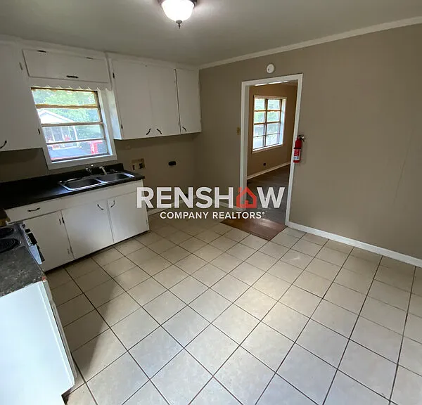 1528 Ewell Ave — Photo 5