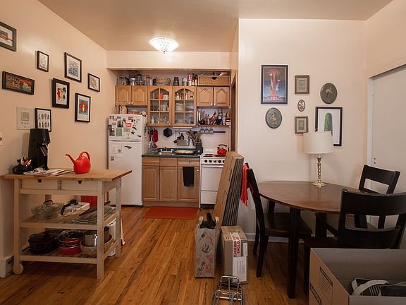 4th image of 44 Saint Marks Pl #3
