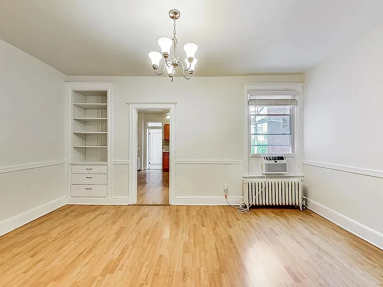 137 R St NE — Photo 7