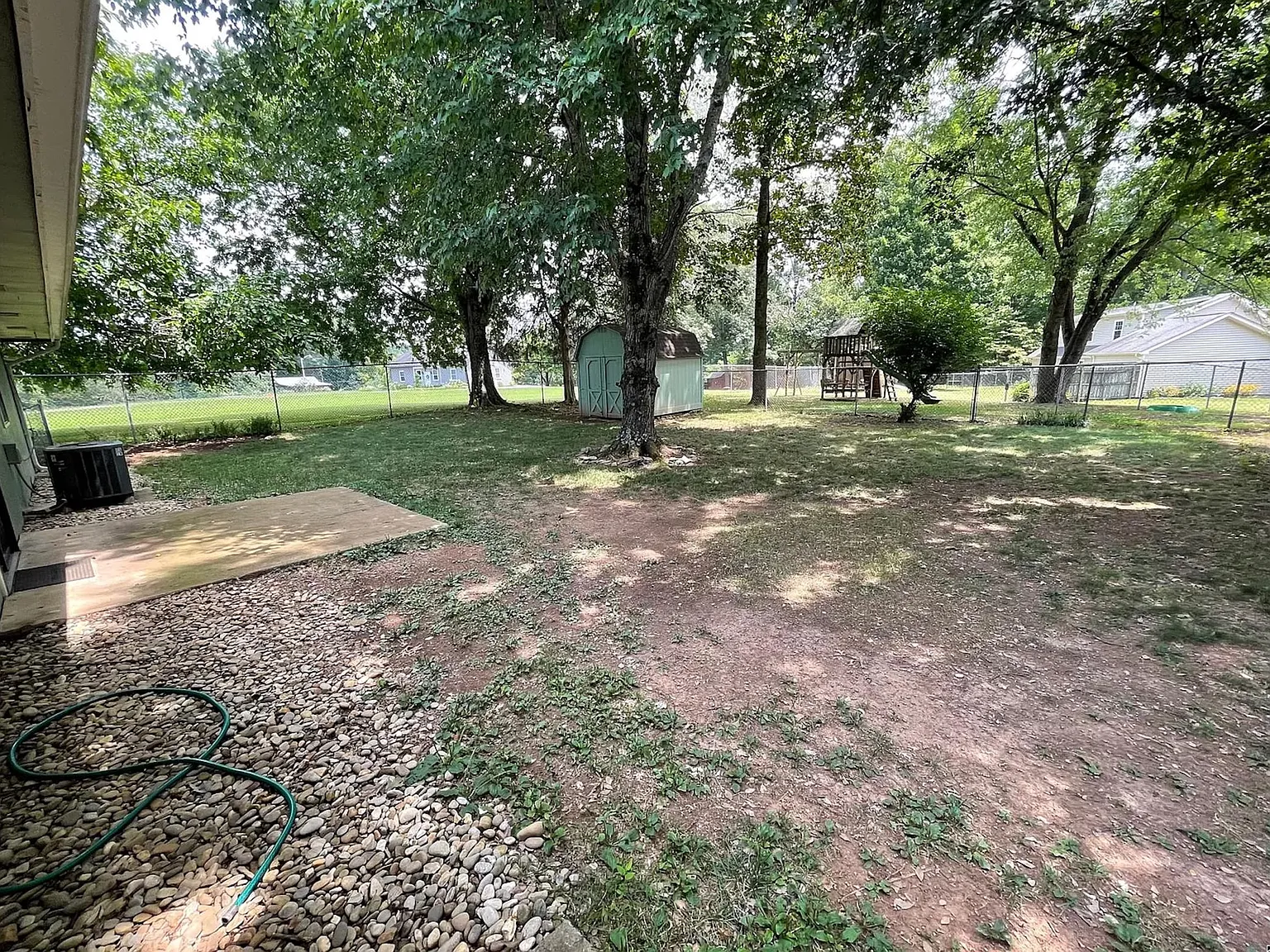 3 bed, 1.5 bath, 1100 sqft, $1,350 — Photo 2