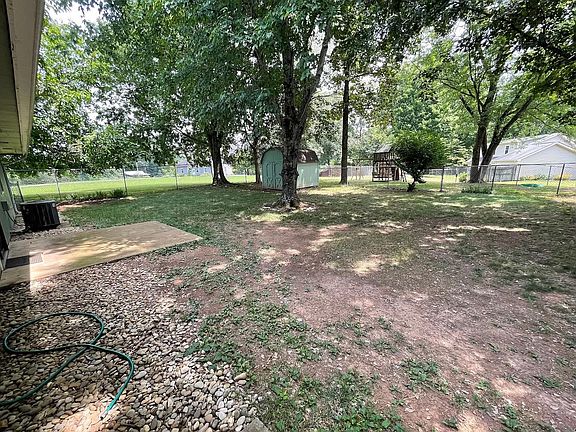 2nd image of 1600 Sundrop Dr