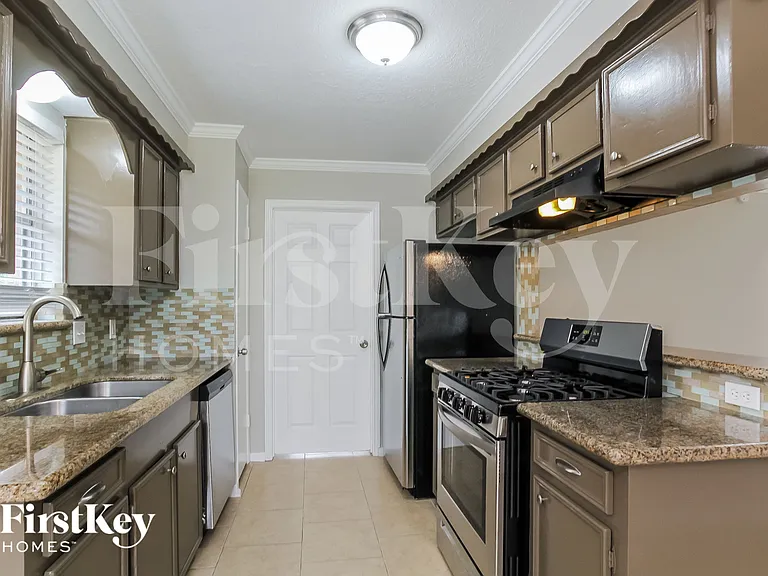 1710 Kenwick Pl — Photo 6