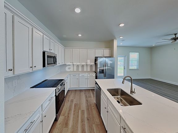 3rd image of 3728 Center Cove Ln