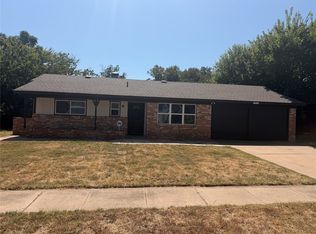725 Willow St, Hurst, TX 76053