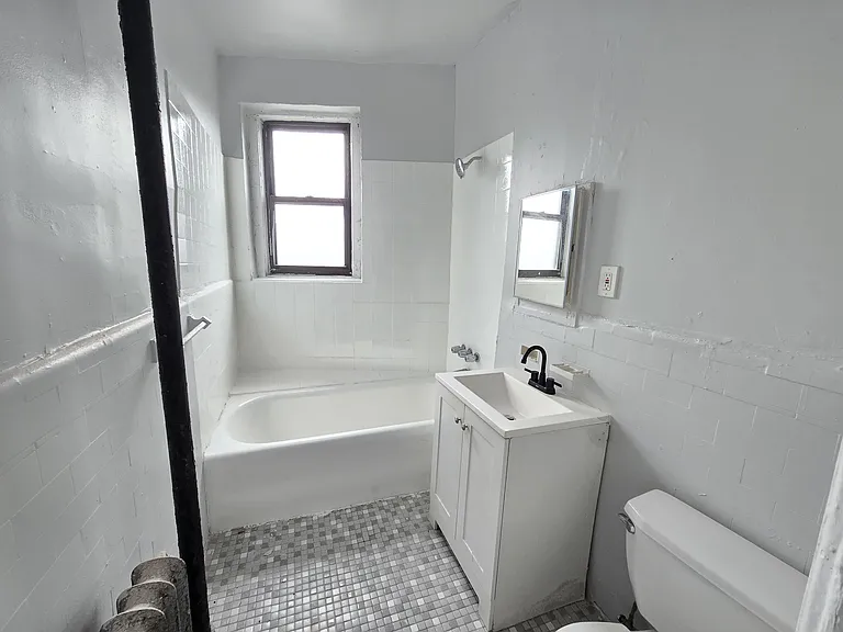 160 Ellis Ave #409 — Photo 6