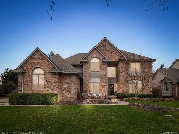 21859 Barclay Dr, Novi, MI 48374