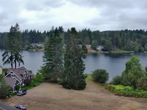 40 E Lakeshore Drive, Allyn, WA 98524