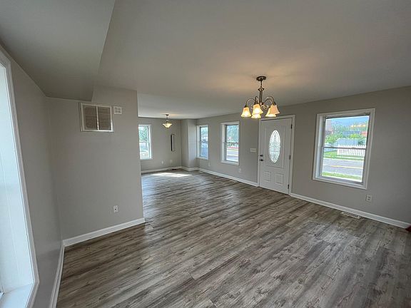 3rd image of 106 Hibernia Ave