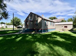 301 E Barry St, Glendive, MT 59330