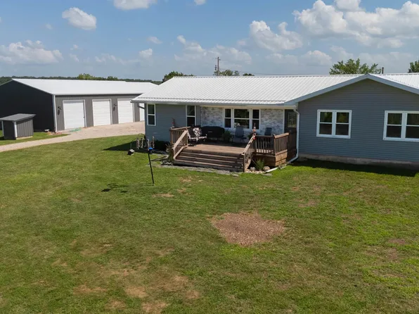 40466 Violet Ave, Edwards, MO 65326