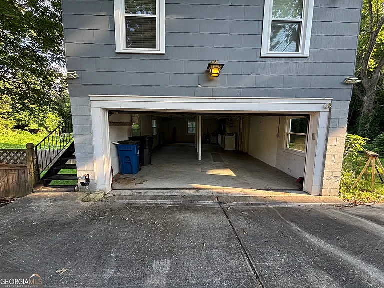 1920 Linwood Ave — Photo 9