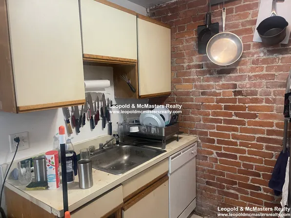 92 Murdock St, Brighton, MA