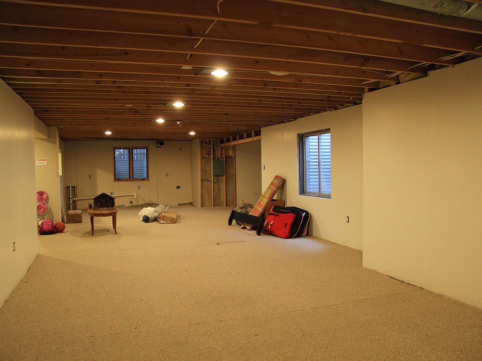 2000sf Unfinish Bsmt