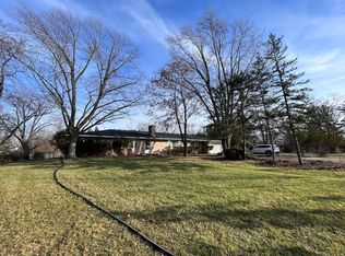 260 Saint Marys Rd, Libertyville, IL 60048